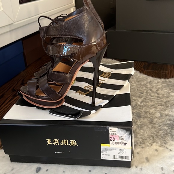 L.A.M.B brown booties size 6. Worn once - Picture 3 of 4